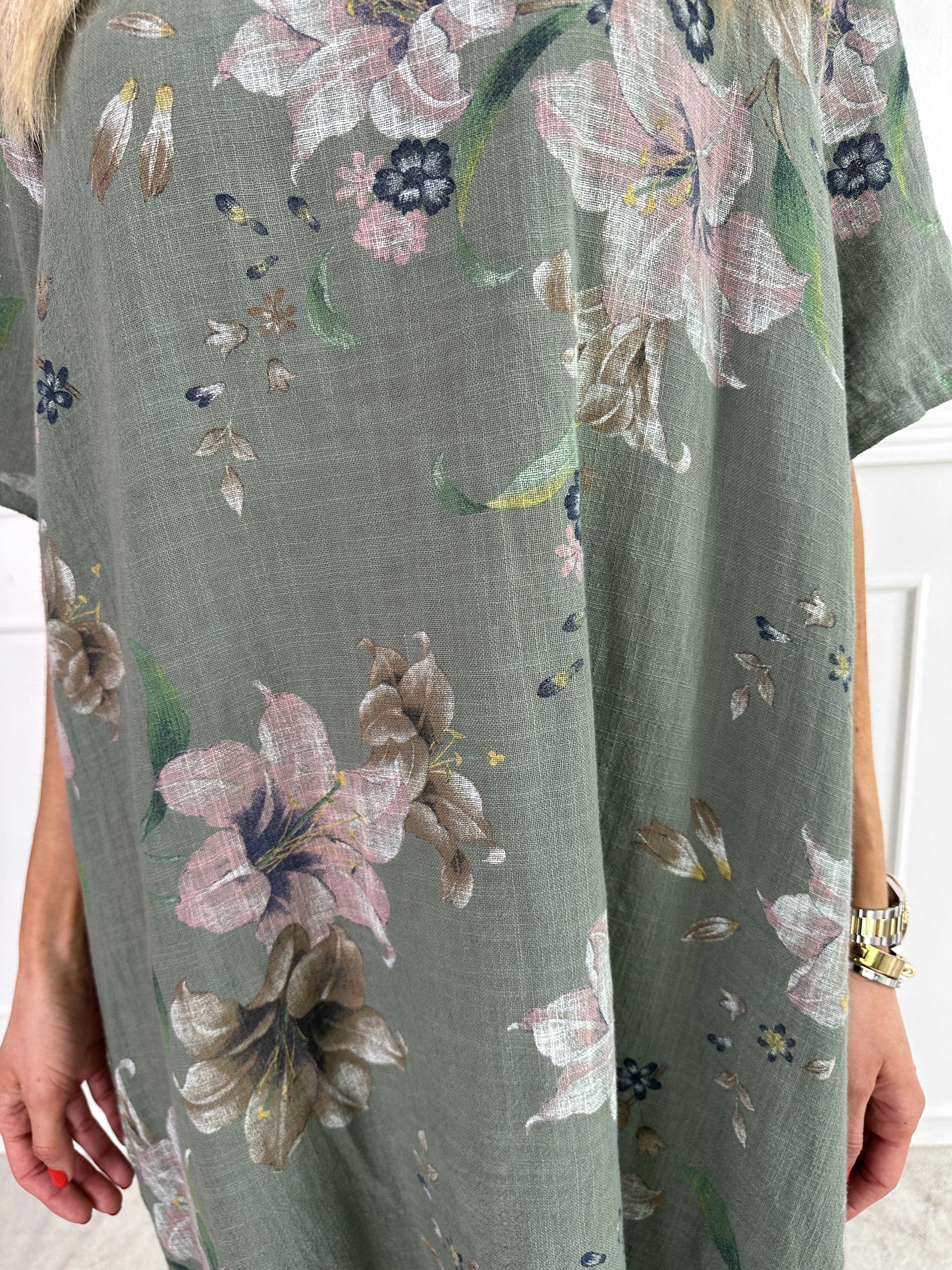 Gry - Bomuldskjole i hørlignende stof med blomsterprint